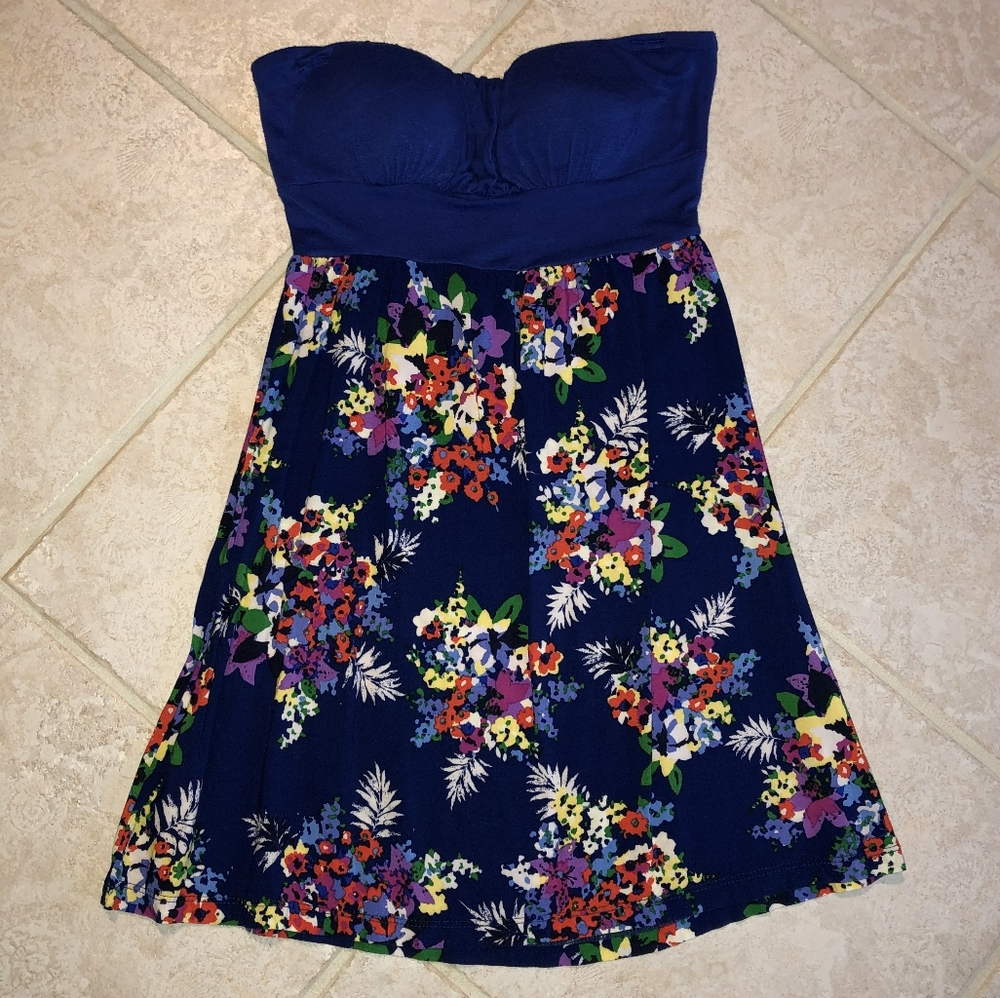 Blue strapless dress